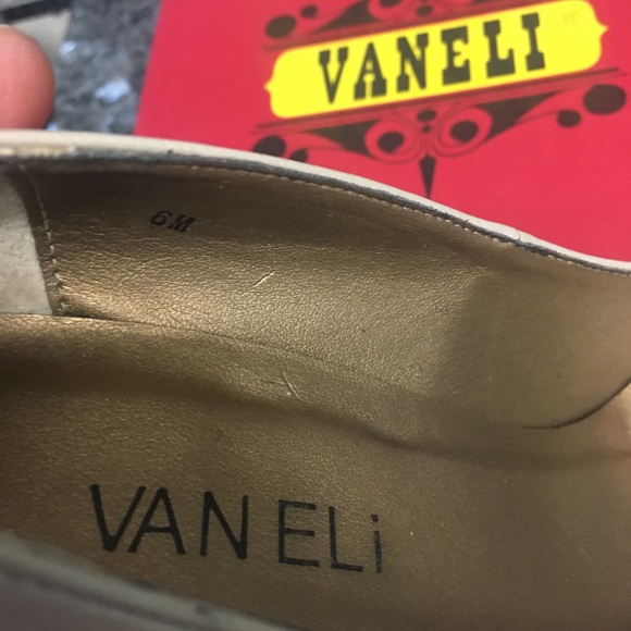 Vaneli Sand Pearl Cathlin Pumps Size 6 - Picture 6 of 6